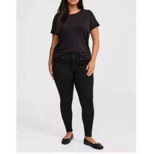 #0148 - NWT Torrid First at Fit High Rise Black Skinny Jegging Jean Size 30S